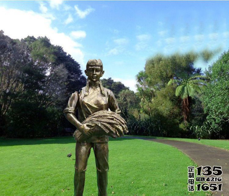 農(nóng)場擺放玻璃鋼仿銅收麥人物雕塑 農(nóng)場擺放玻璃鋼仿銅收麥人物雕塑