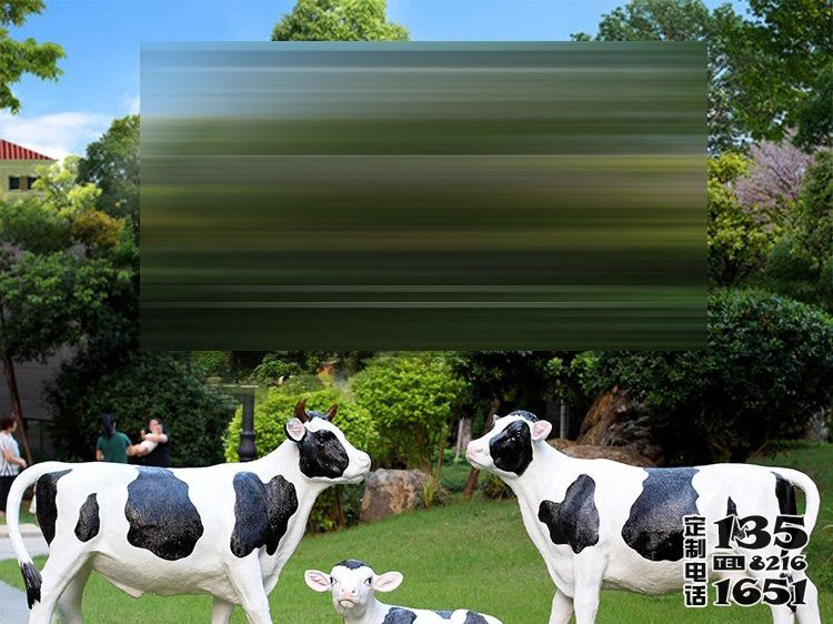 景區(qū)擺放一家三口卡通玻璃鋼奶牛雕塑 景區(qū)擺放一家三口卡通玻璃鋼奶牛雕塑