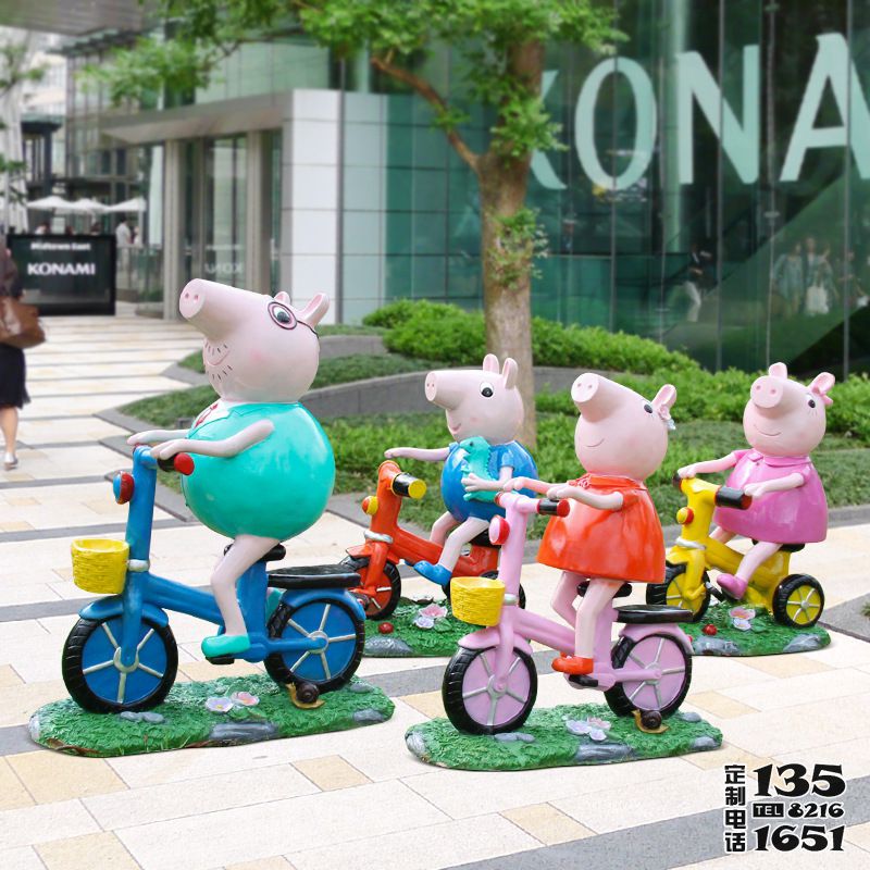 景區(qū)玻璃鋼彩繪卡通小豬佩奇一家雕塑 景區(qū)玻璃鋼彩繪卡通小豬佩奇一家雕塑