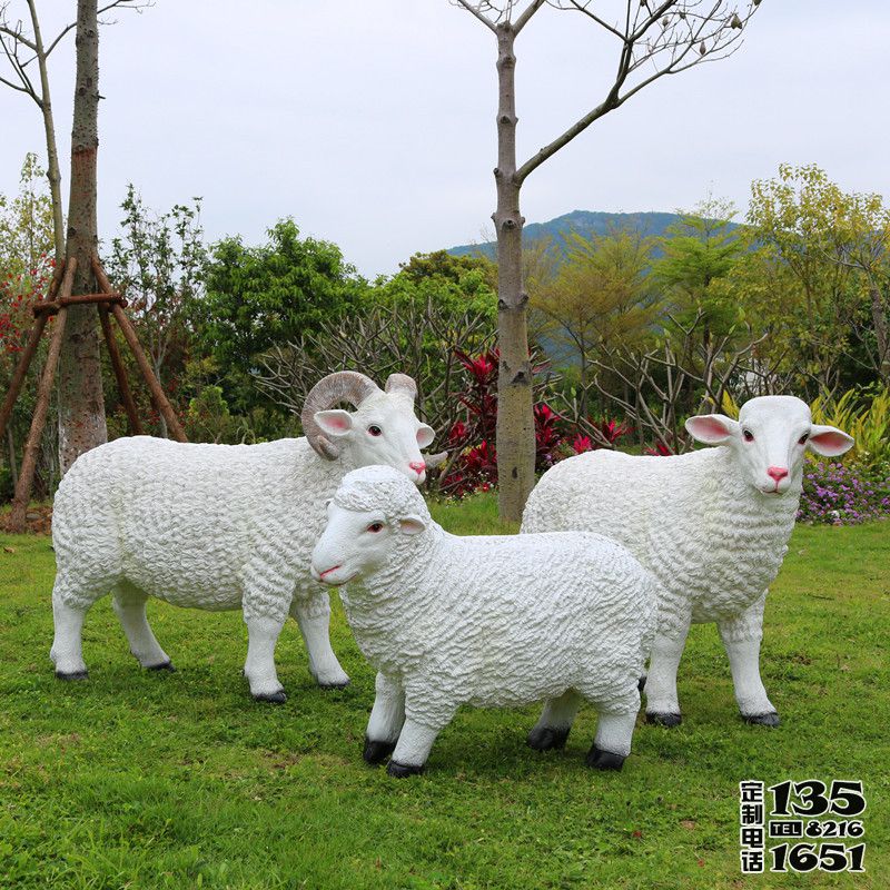 公園戶外草坪玻璃鋼仿真動物綿羊雕塑
