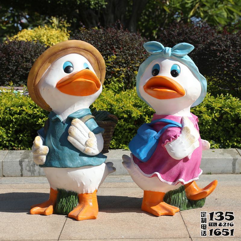 戶(hù)外玻璃鋼園林景觀花園庭院幼兒園可愛(ài)裝飾卡通鴨子雕塑 戶(hù)外玻璃鋼園林景觀花園庭院幼兒園可愛(ài)裝飾卡通鴨子雕塑
