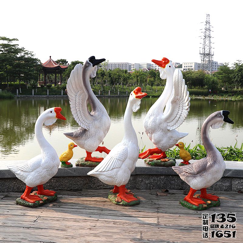 池塘湖邊玻璃鋼仿真天鵝雕塑 池塘湖邊玻璃鋼仿真天鵝雕塑