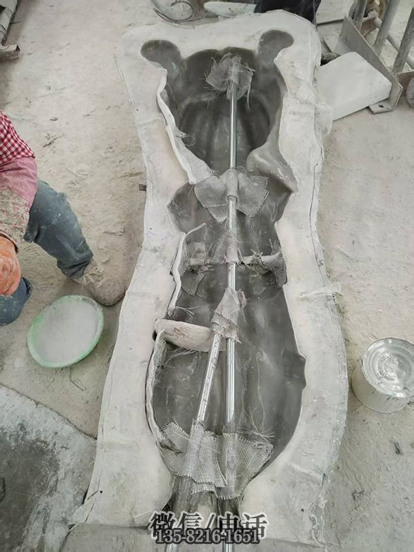 哪吒雕塑，內置鋼筋龍骨